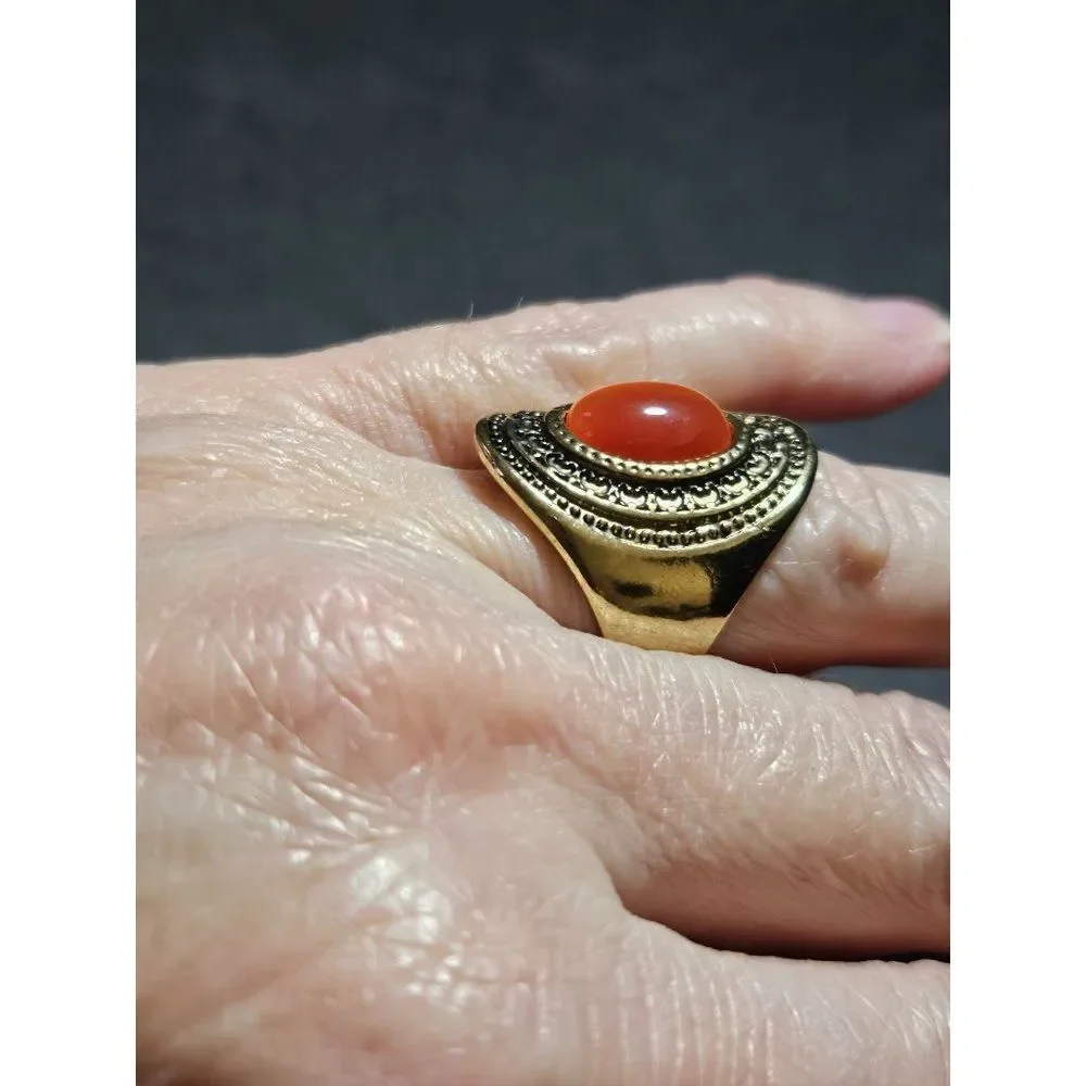 Gold tone orange cat's eye ring Size 7.5